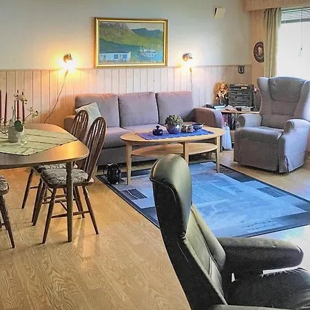 8 Person In Casa de Férias Kallfarnes